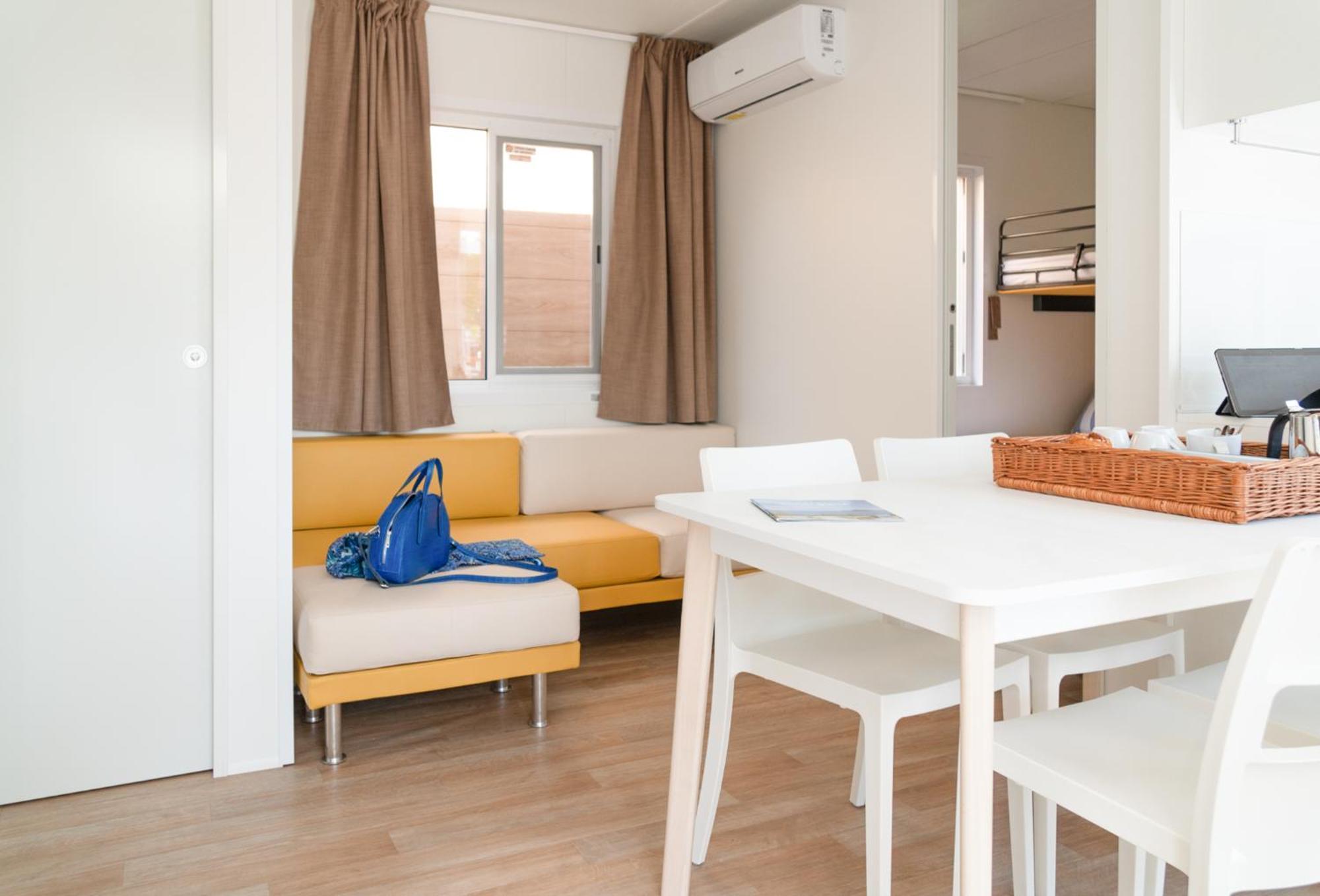 Campeggio Europa Silvella Сан-Феліче-дель-Бенако Екстер'єр фото A typical studio apartment